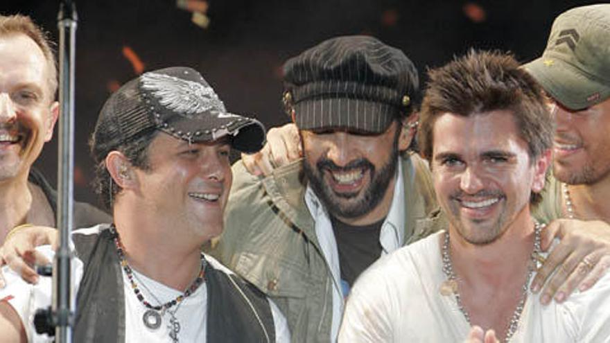 Miguel Bosé, Juanes, Alejandro Sanz José Luis Guerra y Enrique Iglesias.