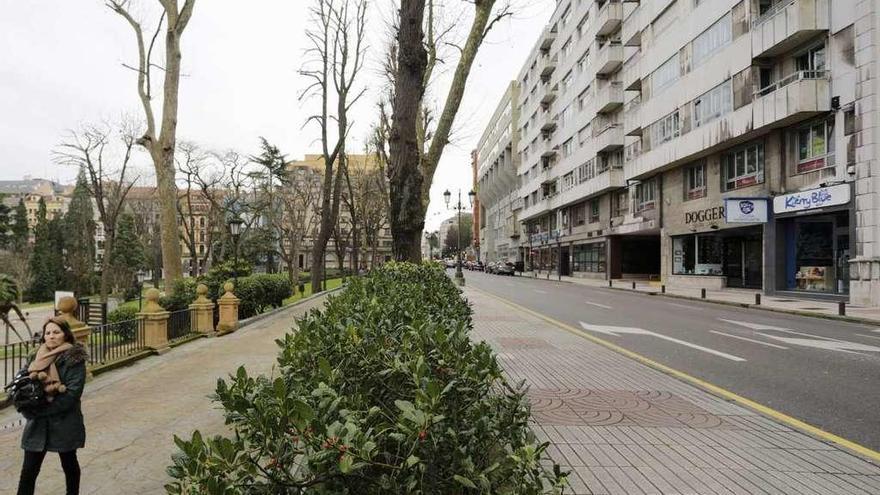 La calle Santa Susana, en el tramo que va desde la plaza del General Ordóñez hacia Santa Cruz, y la acera que quedaría incluida en el Campo San Francisco.