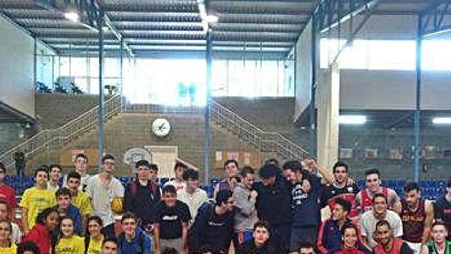 Més de 70 persones participen al torneig de bàsquet 3x3 Begur