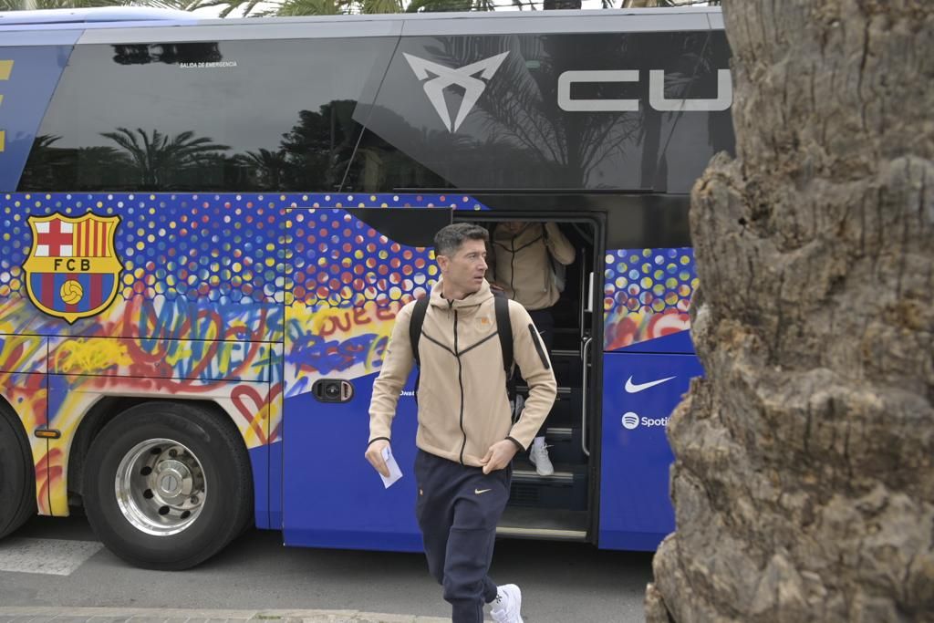 Llegada del Barça a Elche para el partido de esta noche en el Martínez Valero (21:00 horas)