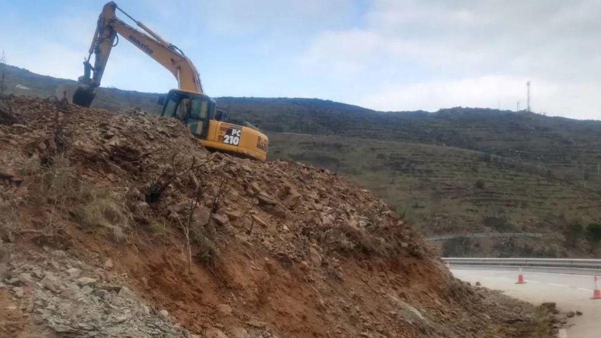 Les obres a la carretera de Portbou.