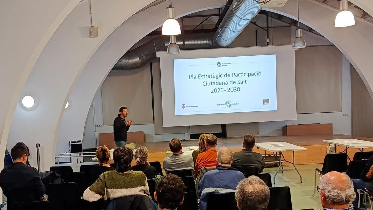 Una sessió del Pla Estratègic de Participació Ciutadana de Salt.