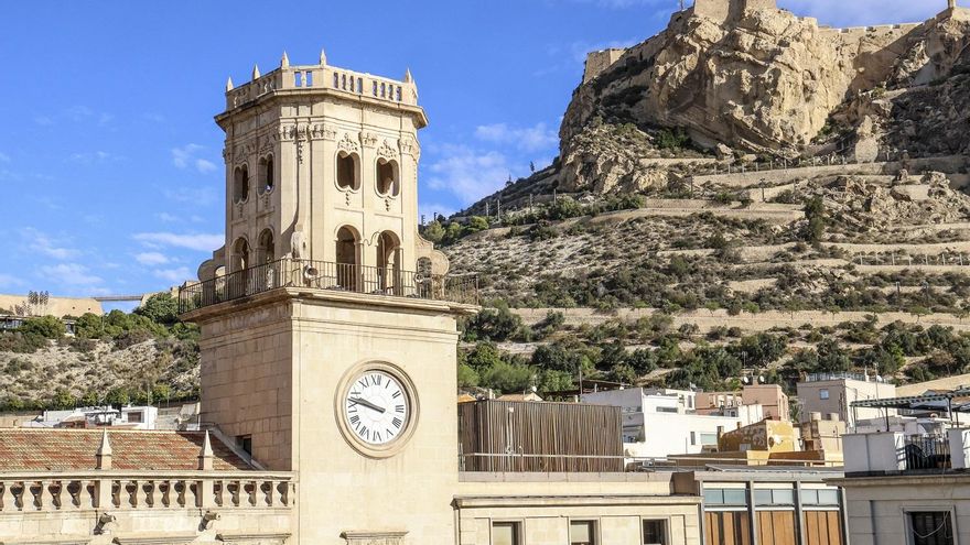 El interventor aprecia fraccionamiento de contratos en el Ayuntamiento de Alicante