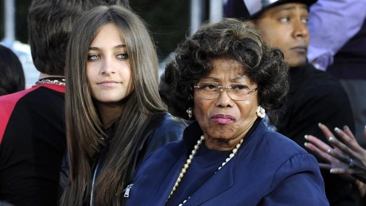 fimedio23811477 michael jackson s daughter paris  l  and mother ka160212193953