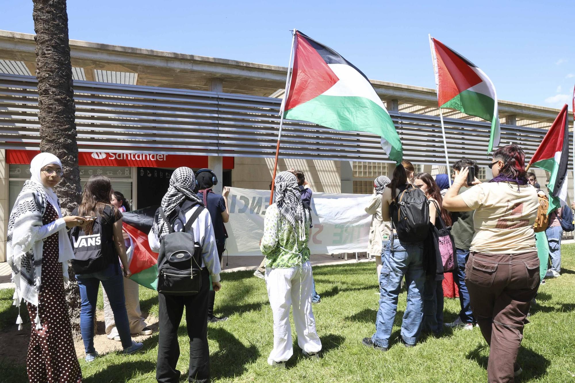 El sonido de los bombardeos de Gaza irrumpe en la Universidad de Alicante