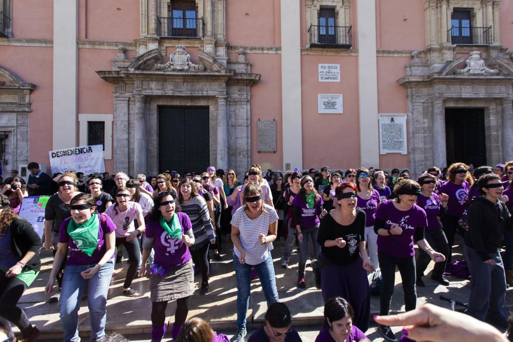 Actividades con motivo del 8M en la plaza de la Virgen