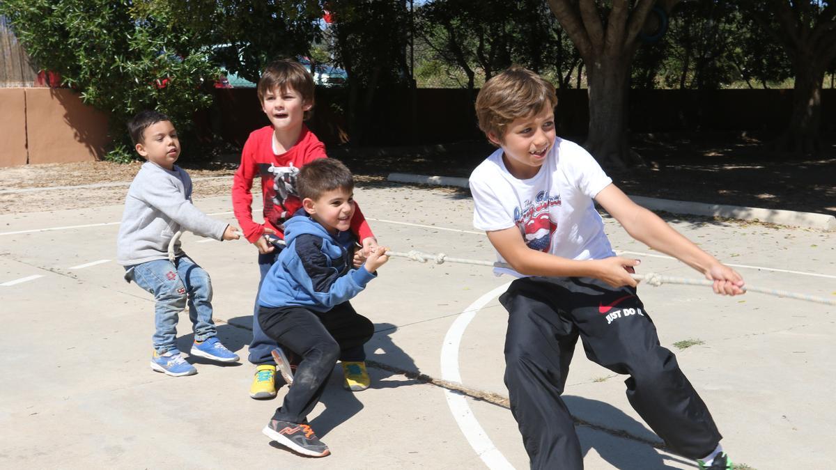 Unos niños participan en unos talleres, en una imagen de archivo.