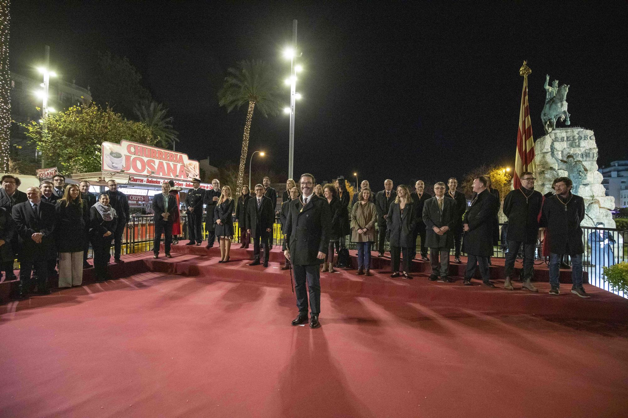 Diada de Mallorca: ofrenda floral a la estatua de Jaume I en Palma