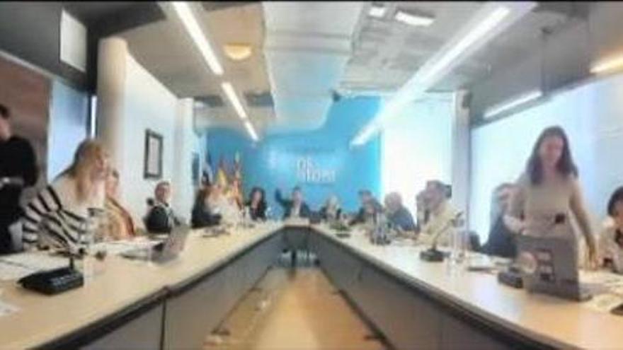 Desbandada de la oposición en el pleno de Sant Antoni: denuncian que la ampliación del horario de las Zonas de Protección Acústica se incluyó en el pleno menos de 24 horas antes