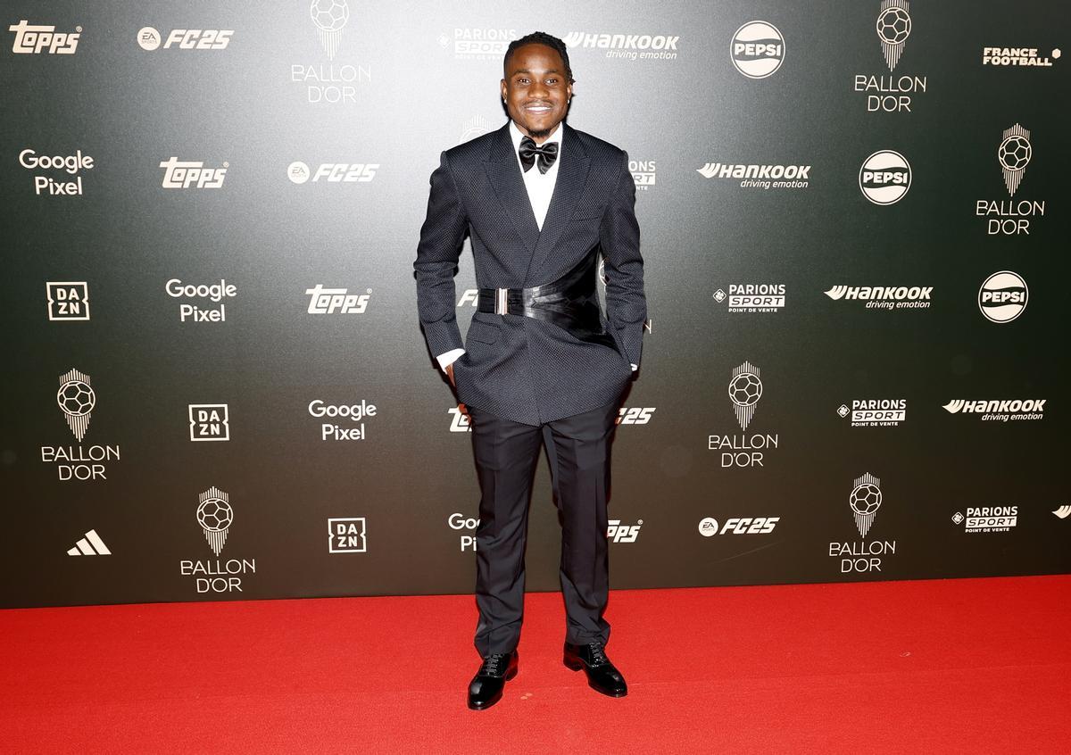 Ademola Lookman llega a la 68 edición de la Gala Balón de Oro en el Theatre du Chatelet en Paris. Ademola Lookman llega a la 68 edición de la Gala Balón de Oro en el Theatre du Chatelet en Paris.