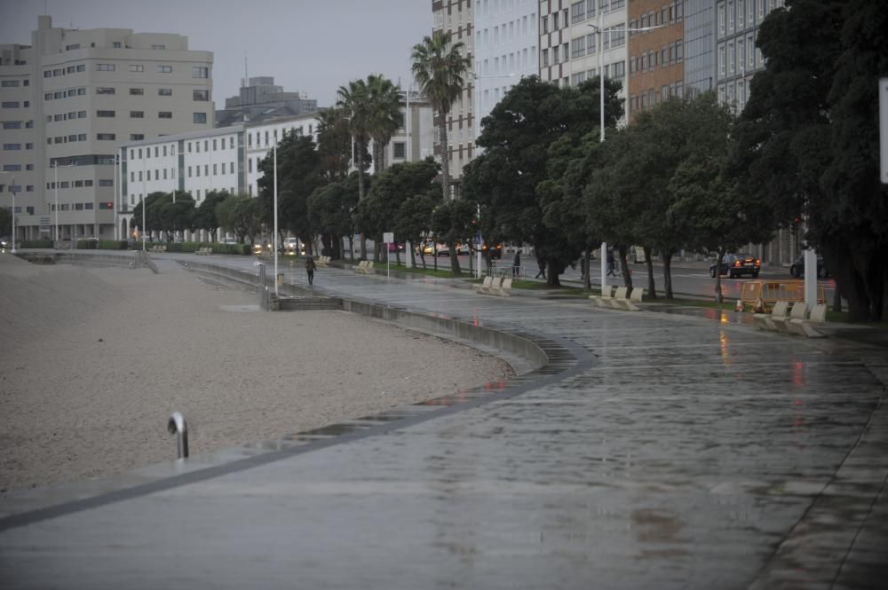 El litoral de A Coruña y Pontevedra están en alerta naranja.