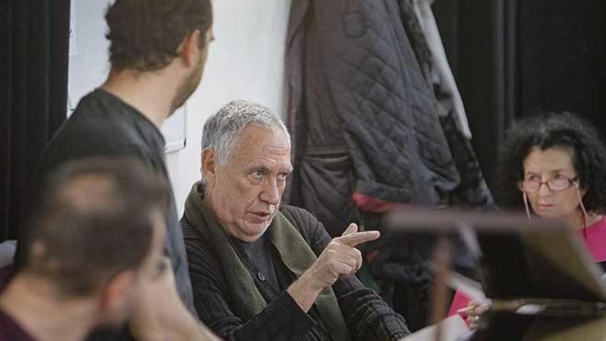 El compositor, Antoni Parera Fons, en el ensayo.