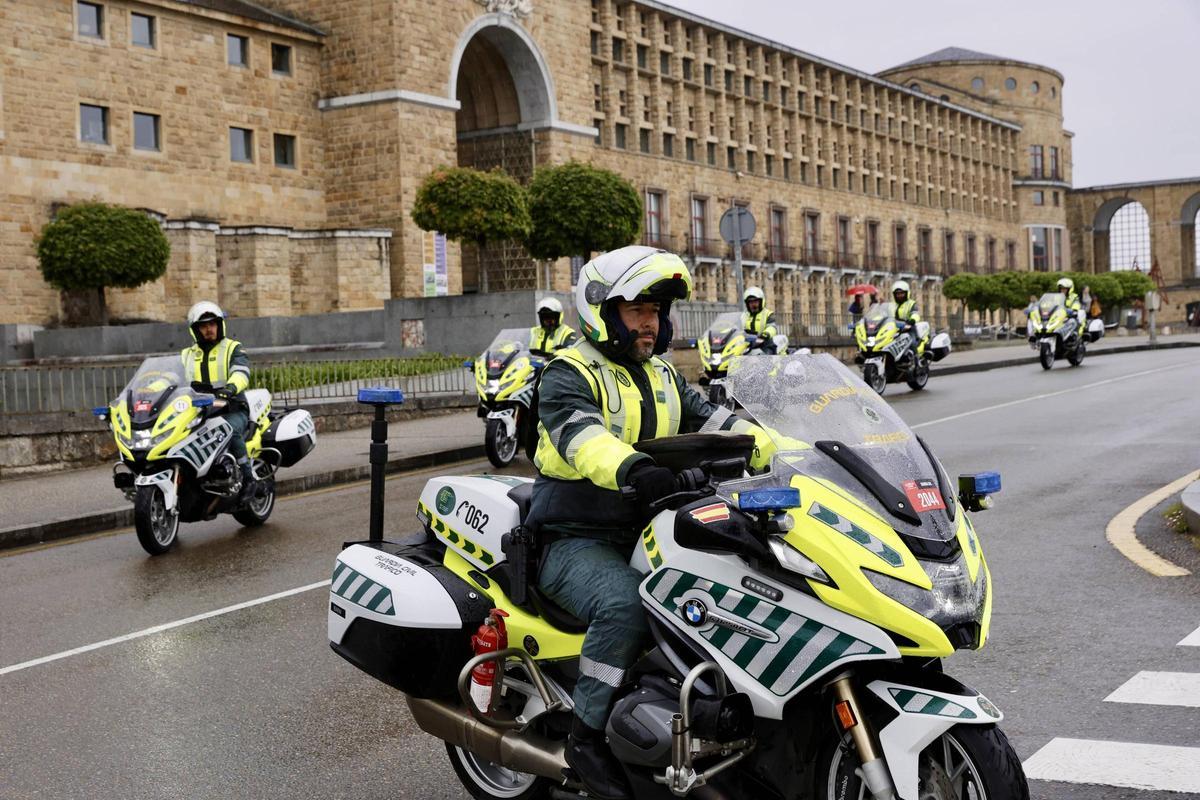 El dispositivo de la Guardia Civil en Gijón para la Vuelta a España Femenina, en imágenes