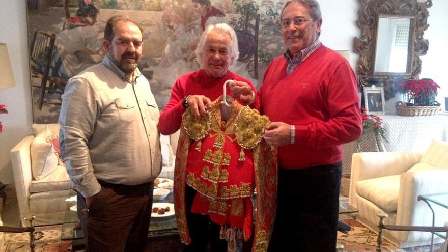 La entrega del vestido se ha celebrado en su finca El Palomar, en Aranjuez