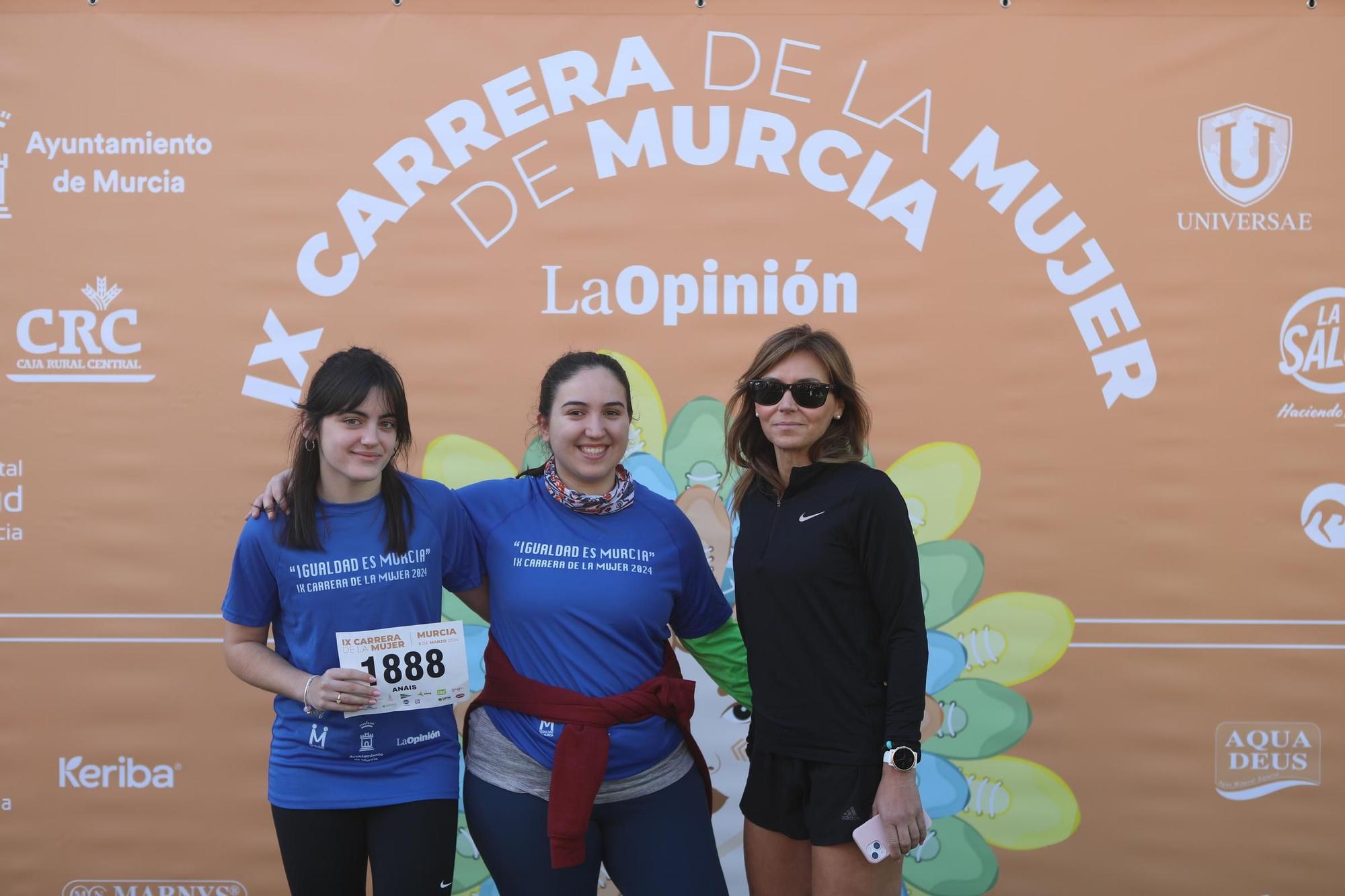 Carrera de la Mujer: así han posado las corredoras en el photocall antes de la salida