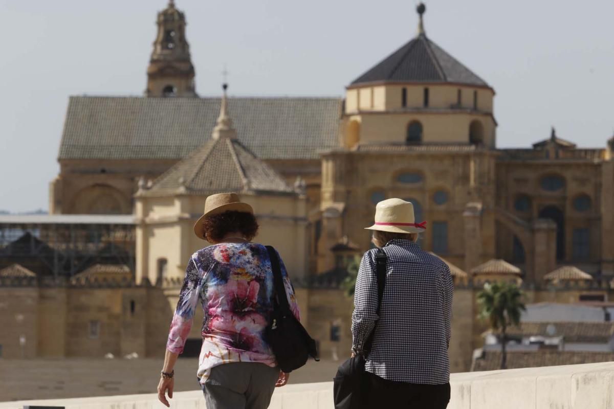 FOTOS: Córdoba calurosa y sola en una tarde de agosto
