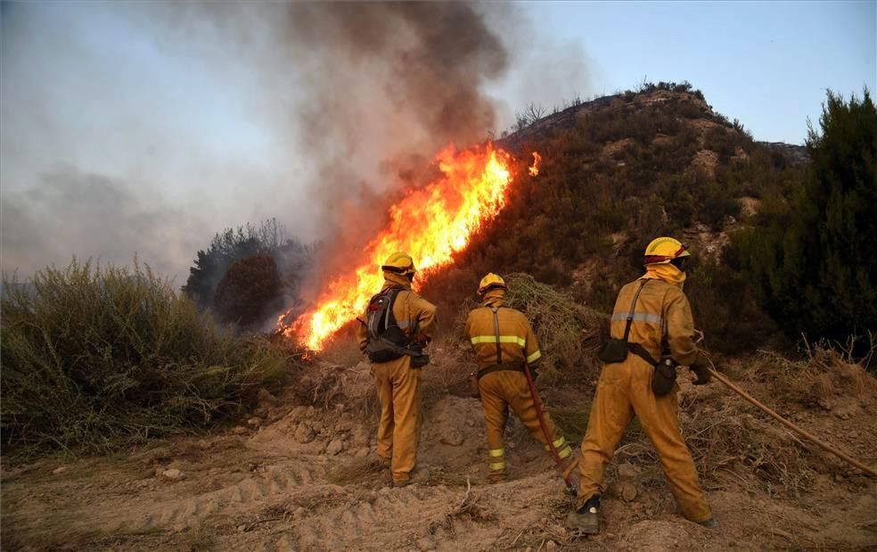 Impresionante incendio en la sierra de Alcubierre