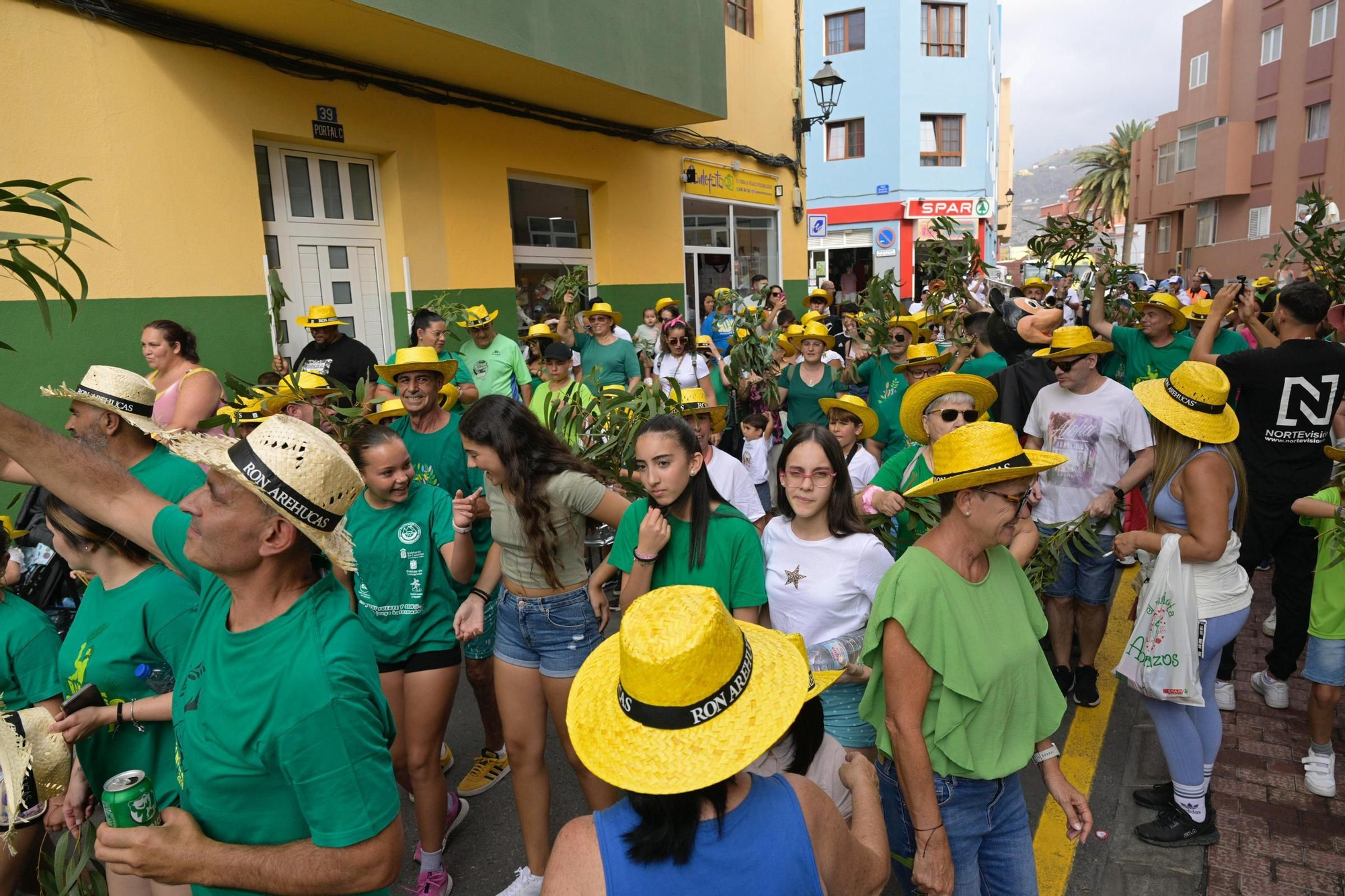 Tradición y fiesta en Gáldar en la Bajada de la Rama de Santiago