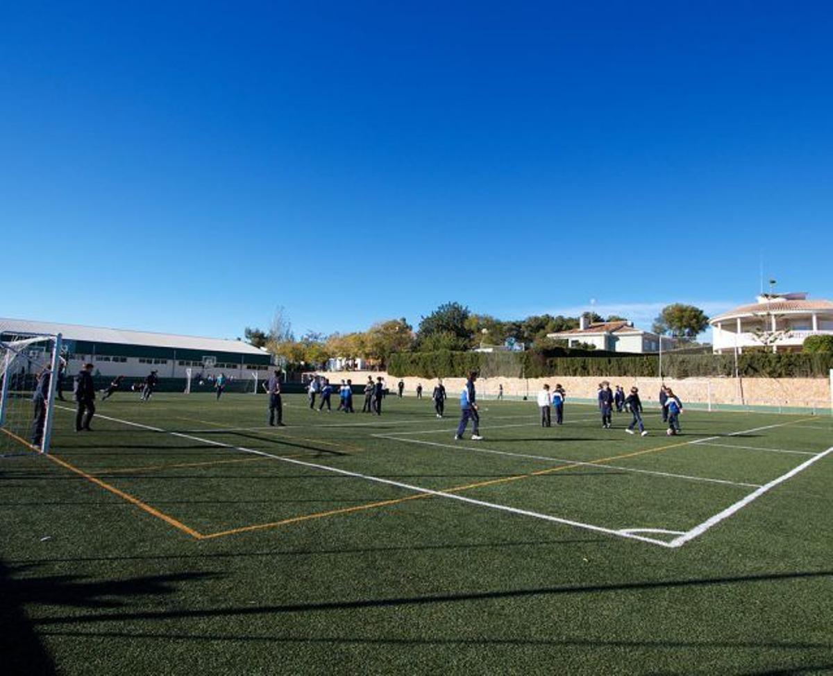 Actividades deportivas en las instalaciones de Ausiàs March.