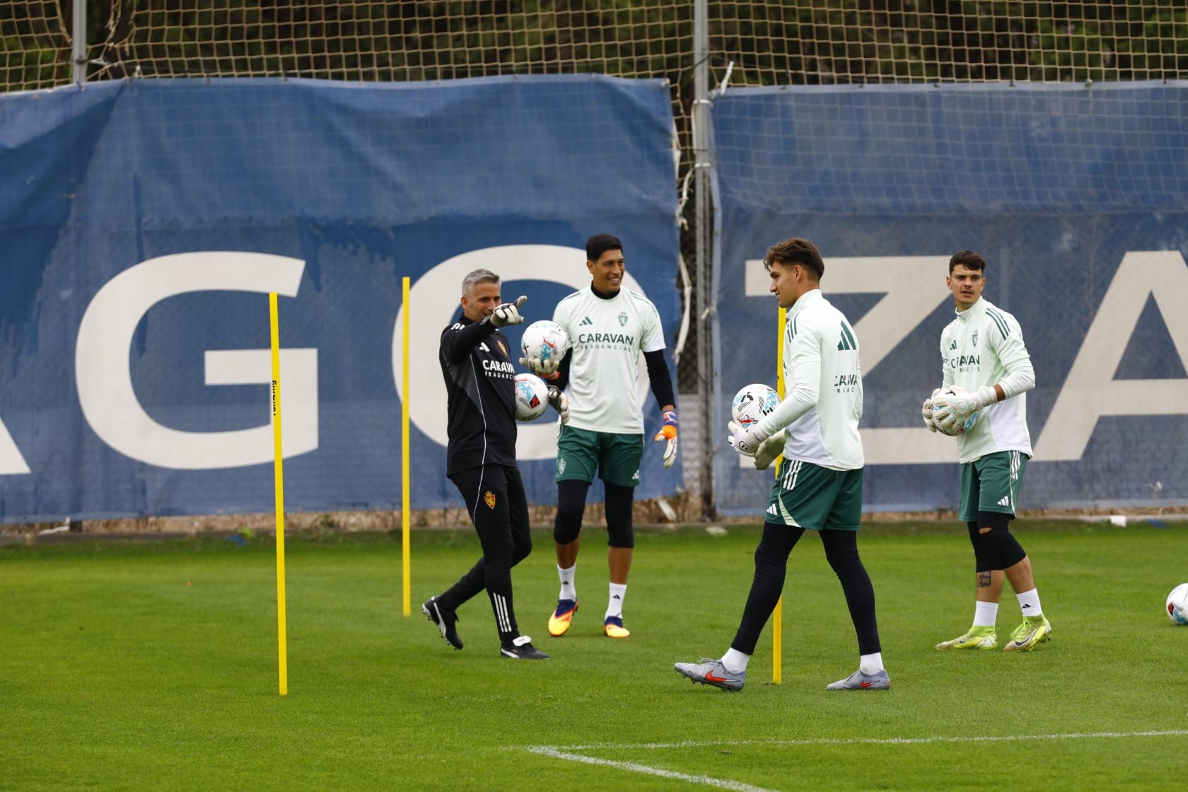 En imágenes | Primer entrenamiento de Emilio Larraz con el primer equipo del Real Zaragoza