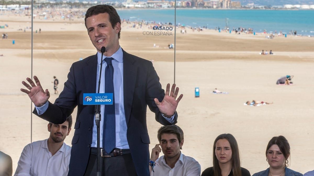 Casado, se ha dirigido directamente a los simpatizantes de Vox y Ciudadanos para advertirles de que votar a estos partidos será un favor a Pedro Sánchez.