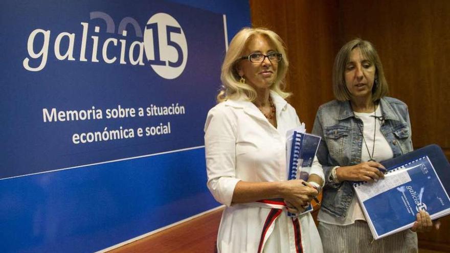 Corina Porro y Natividad López, ayer, en la sede del Consello Económico e Social.