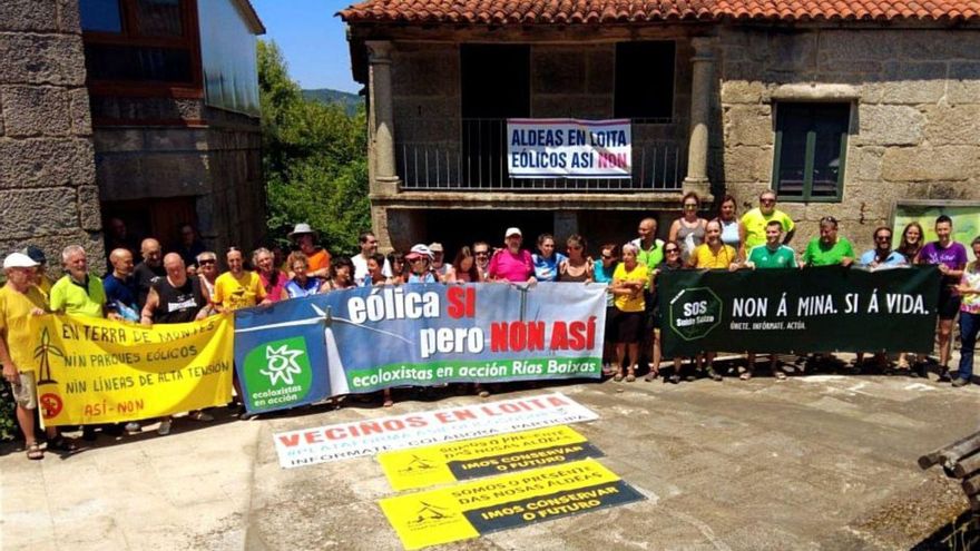 Los participantes se reunieron con distintas asociaciones en contra de los parques eólicos y la mina.
