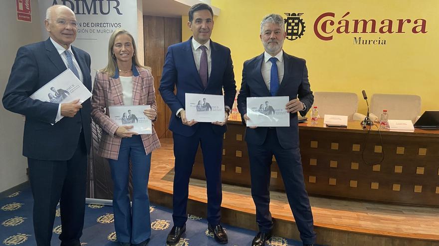 El 70% de los directivos de la Región recibe ofertas de otras empresas