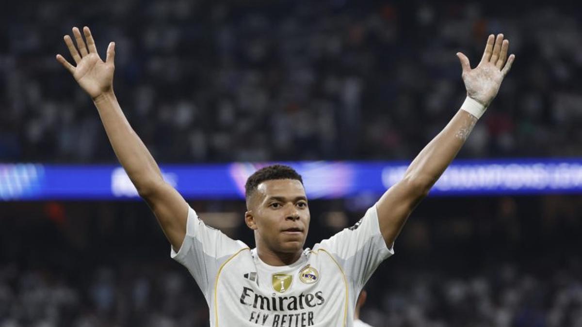 Kylian Mbappe celebra su segundo gol ante el Olympique de Marsella