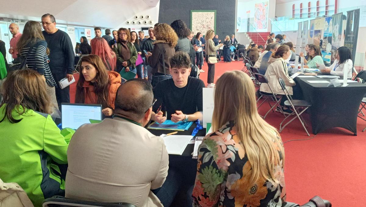 La feria de La Vila ha facilitado las entrevistas de trabajo.