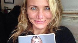 Cameron Diaz sosté la primera còpia del llibre d’autoajuda que ha escrit, moment d’orgull que ha volgut compartir amb tots els seus seguidors de Twitter.