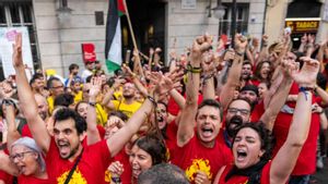 Gràcia premia la cultura del foc del carrer del Progrés