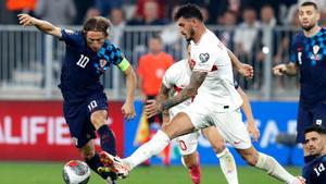 Modric, en una acción del partido ante Turquía