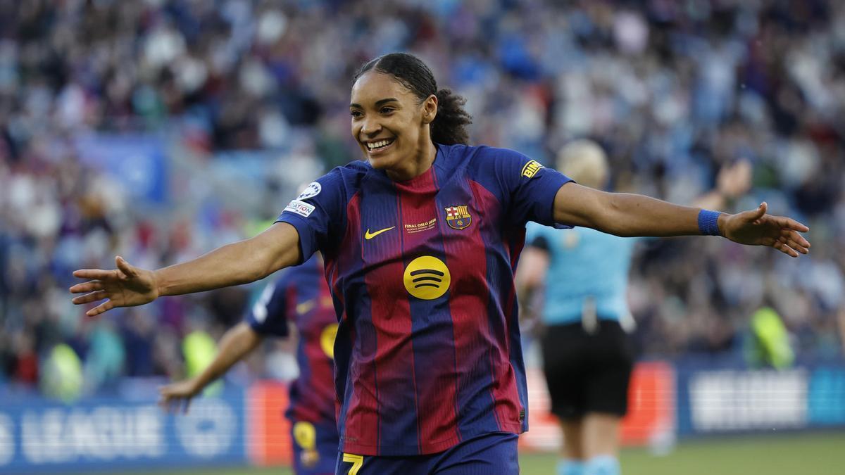 Salma Paralluelo durante la final de la Champions contra el Lyon