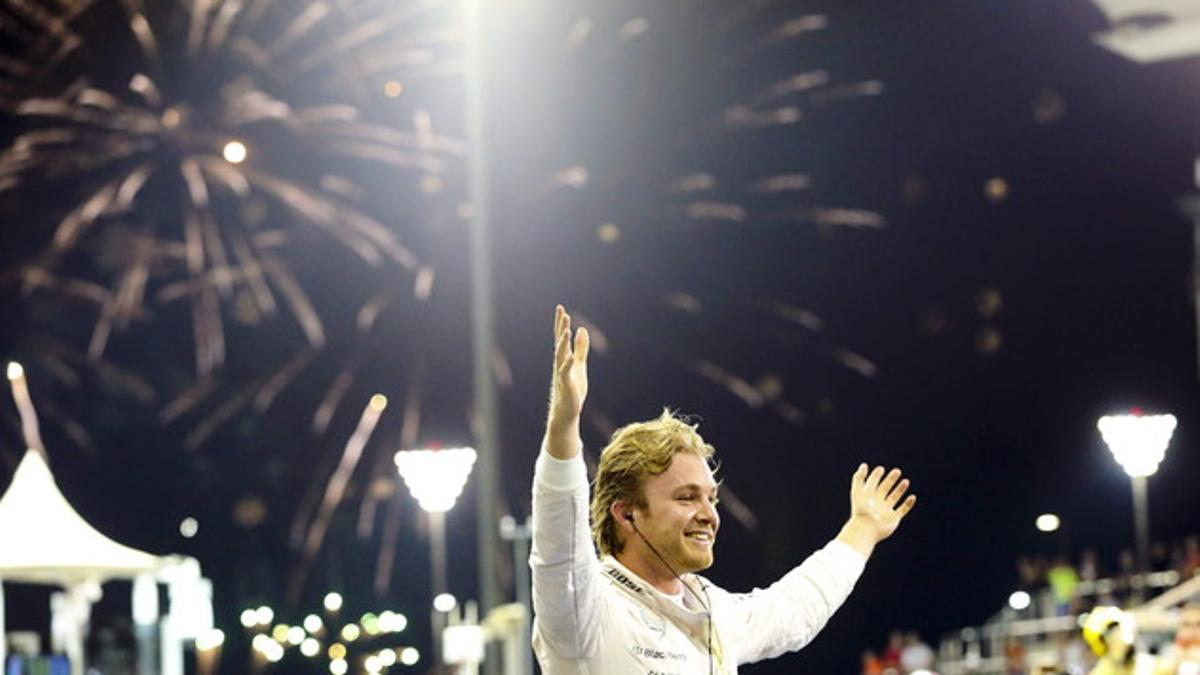 Rosberg celebra su victoria en Abu Dhabi