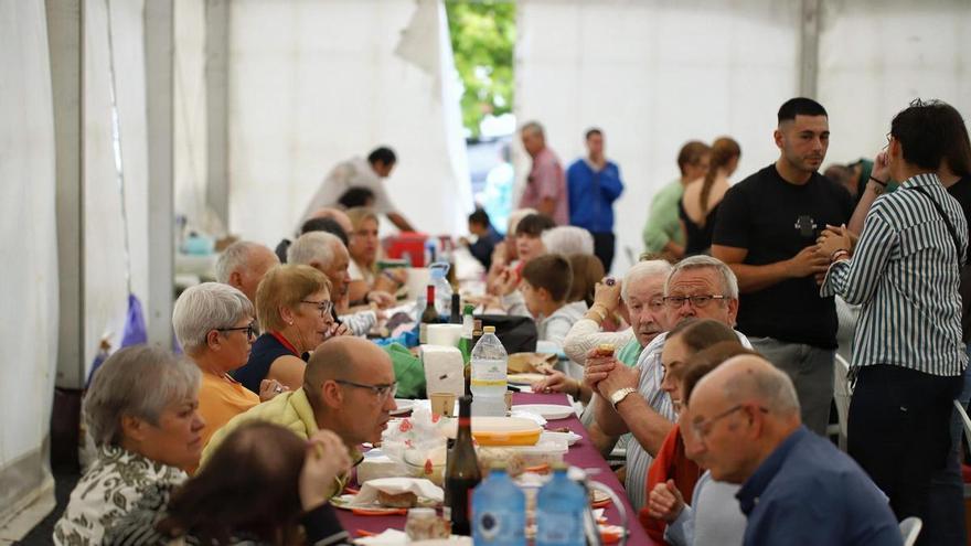 La Romería da Familia de Paderne reúne a cerca de 800 personas