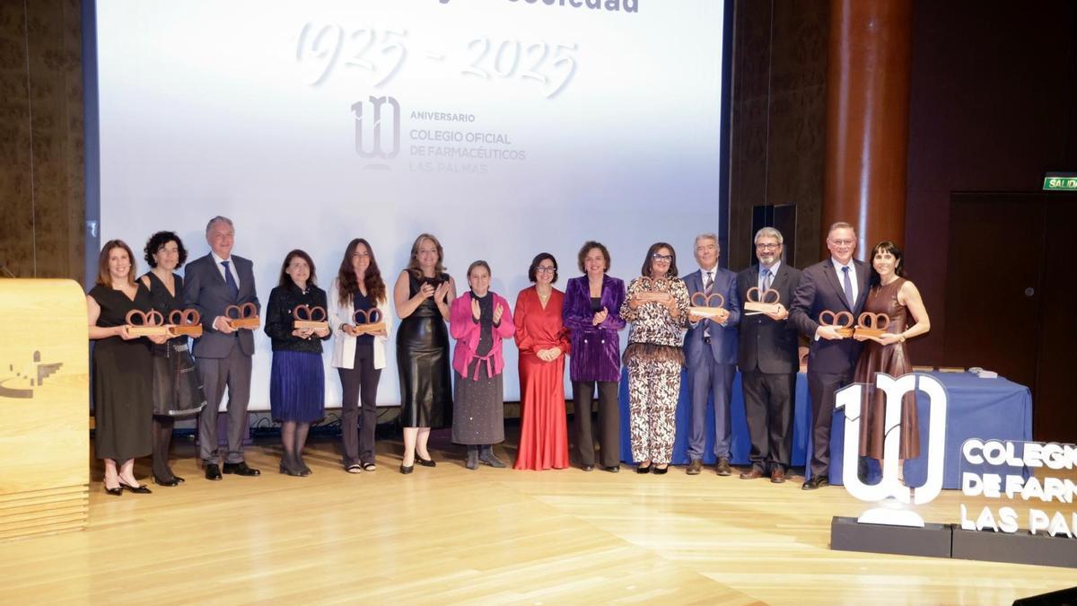 Foto de familia durante el acto