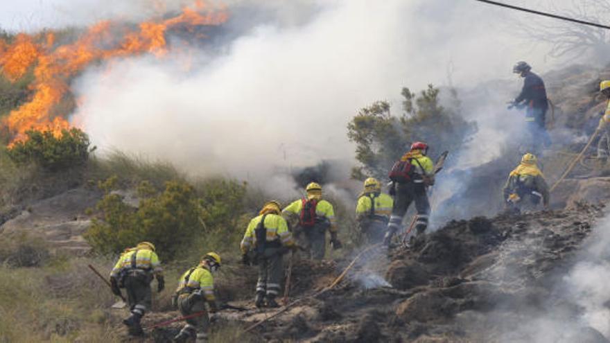 Extinguen el incendio declarado ayer en El Gorguel