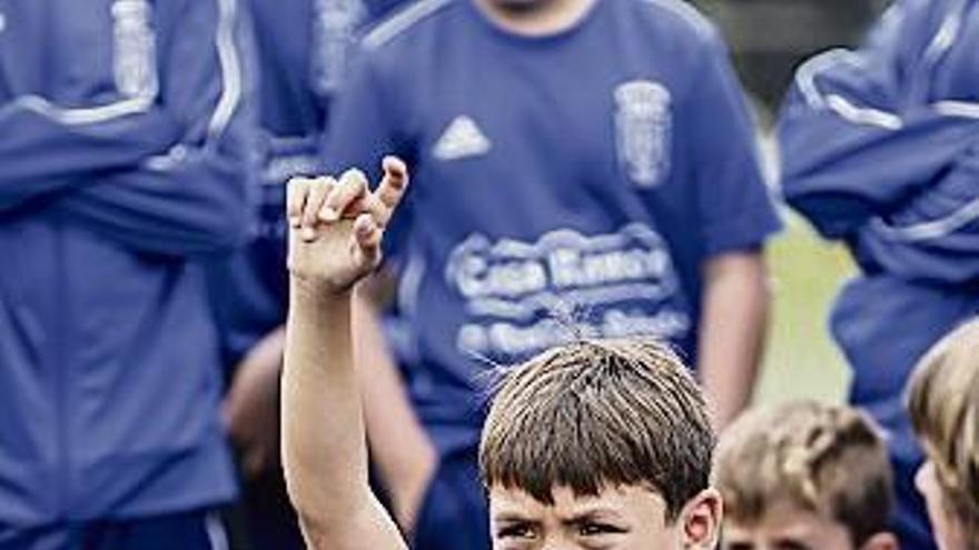 Niños en el campus del Oviedo.