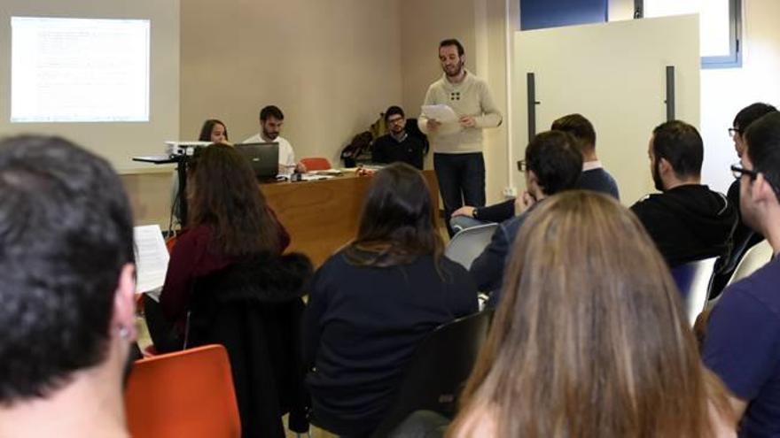 El Consejo de Estudiantes de la Universidad de Murcia se reunió ayer de forma extraordinaria para analizar el convenio de la UCAM.