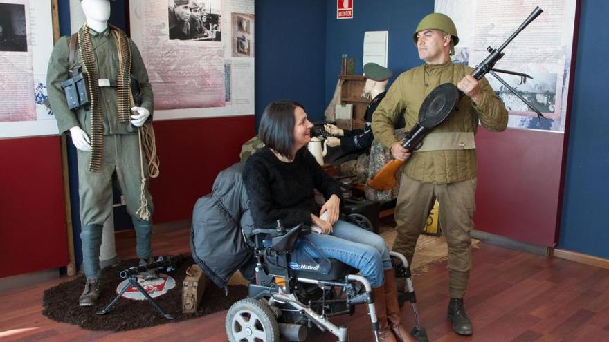 La concejala de Cultura y el responsable de la firma que coordina el evento