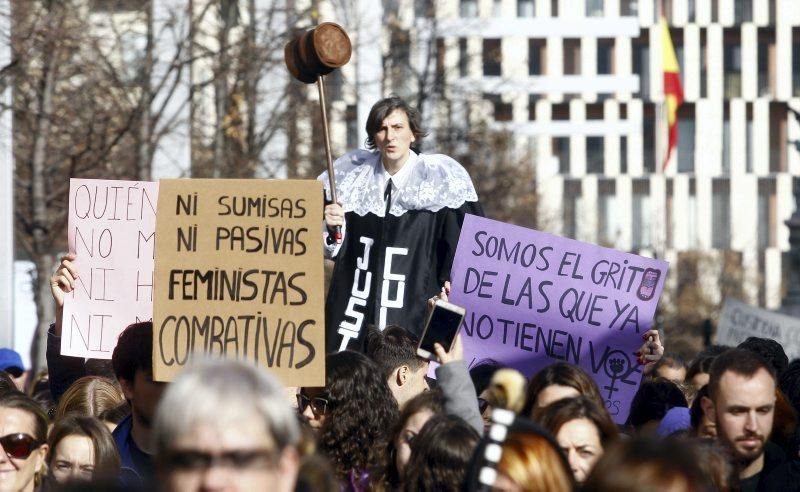 Manifestación contra la violencia machista en Zaragoza