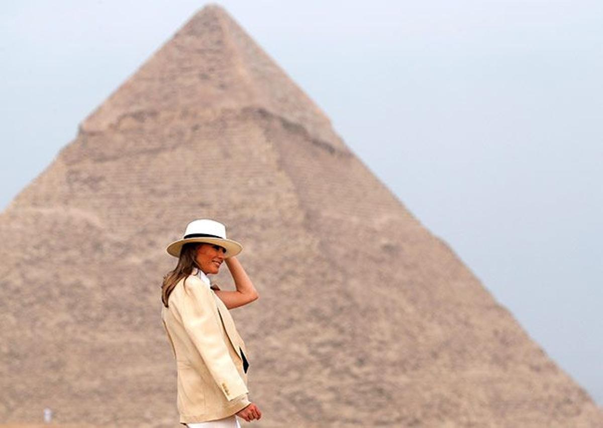 Melania Trump visita las pirámides