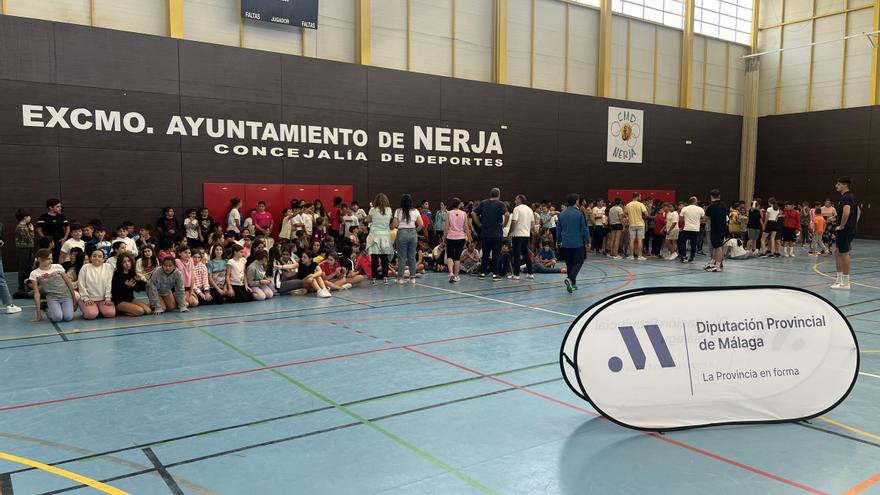 El Trops Málaga y la Diputación inician en Nerja los talleres de balonmano