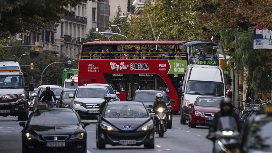 La demanda per obtenir el carnet per a cotxes automàtics es dispara
