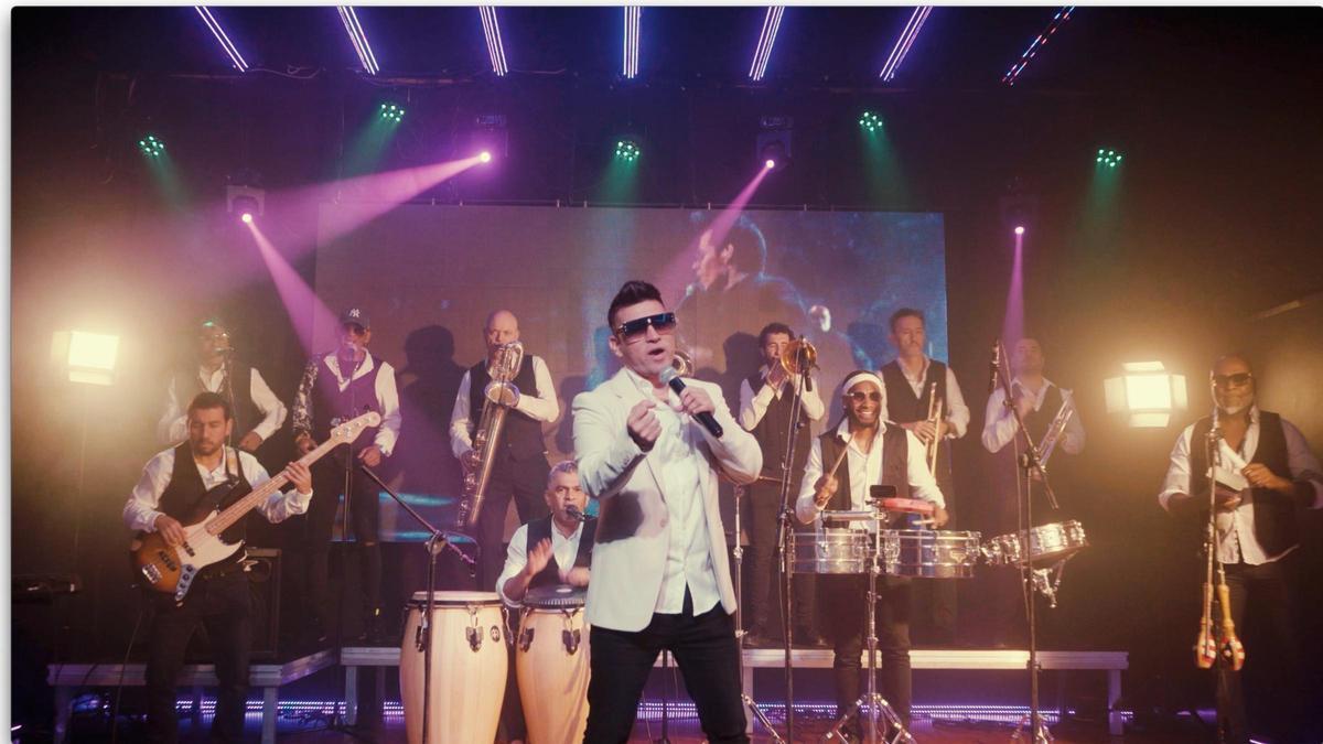 La Comercial Salsa Orquesta es una nueva orquesta valenciana de salsa formada por músicos profesionales de Venezuela, Colombia y España.