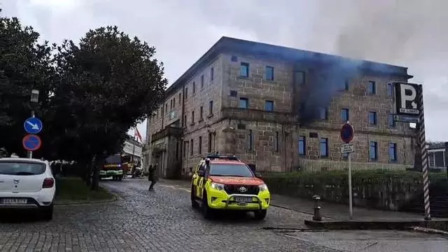 Evacuada la comisaría de la Policía Nacional de Santiago por un incendio