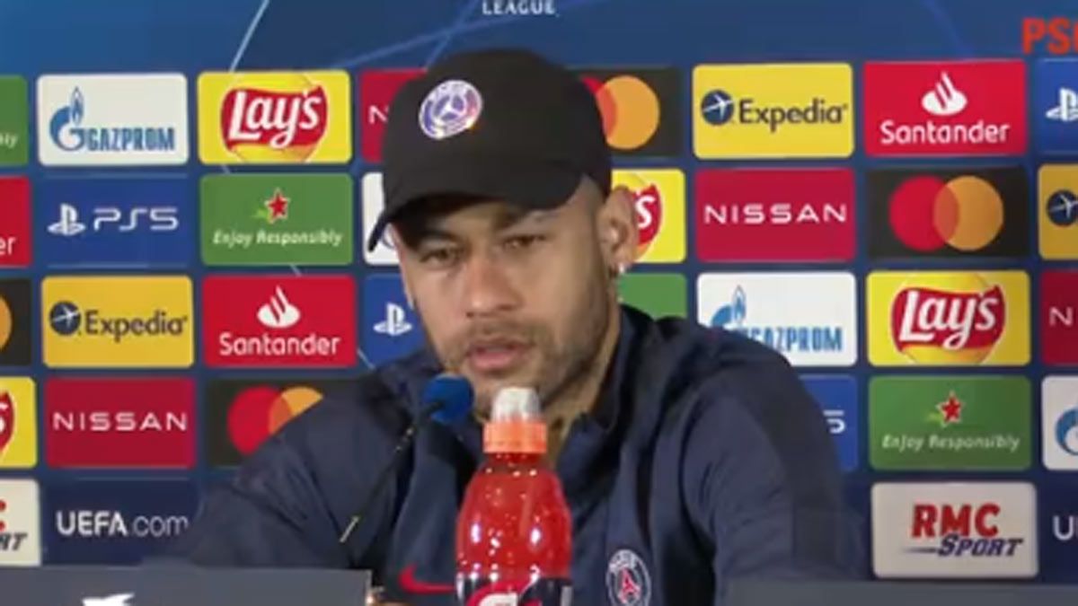 Neymar, durante la rueda de prensa