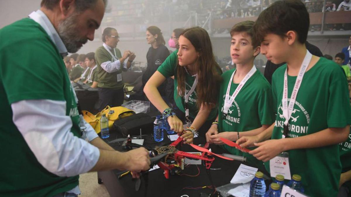 Equipo de Nuestra Señora del Carmen, que ganó el premio de mayor destreza de vuelo.