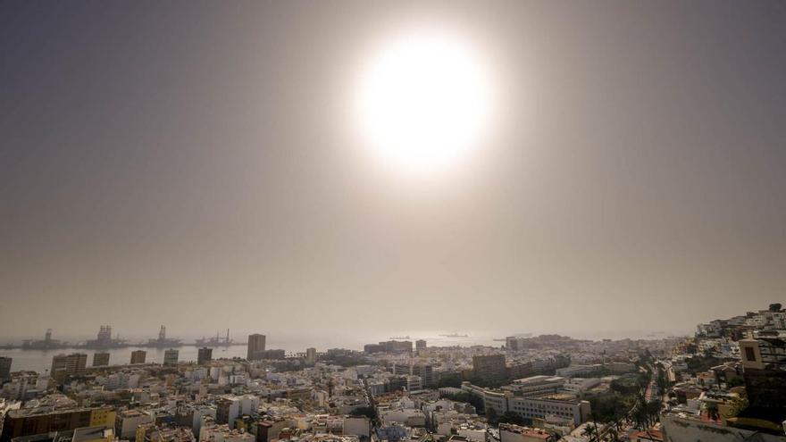 Canarias afronta un miércoles de descenso térmico, aunque aún rozará los 34 grados
